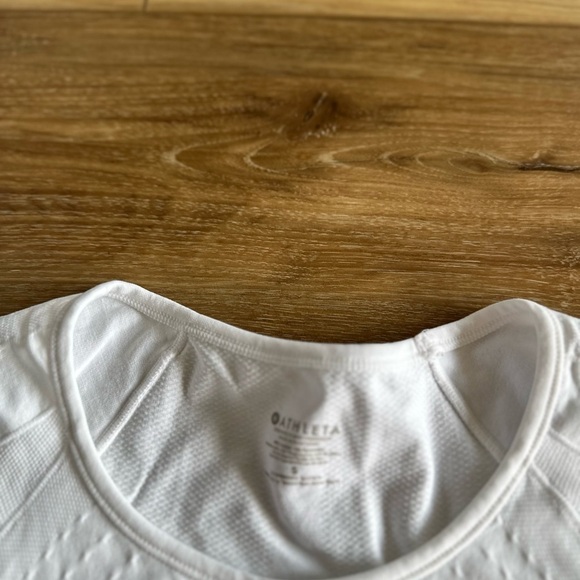 Athleta women’s finish fast tee size small - Picture 5 of 6